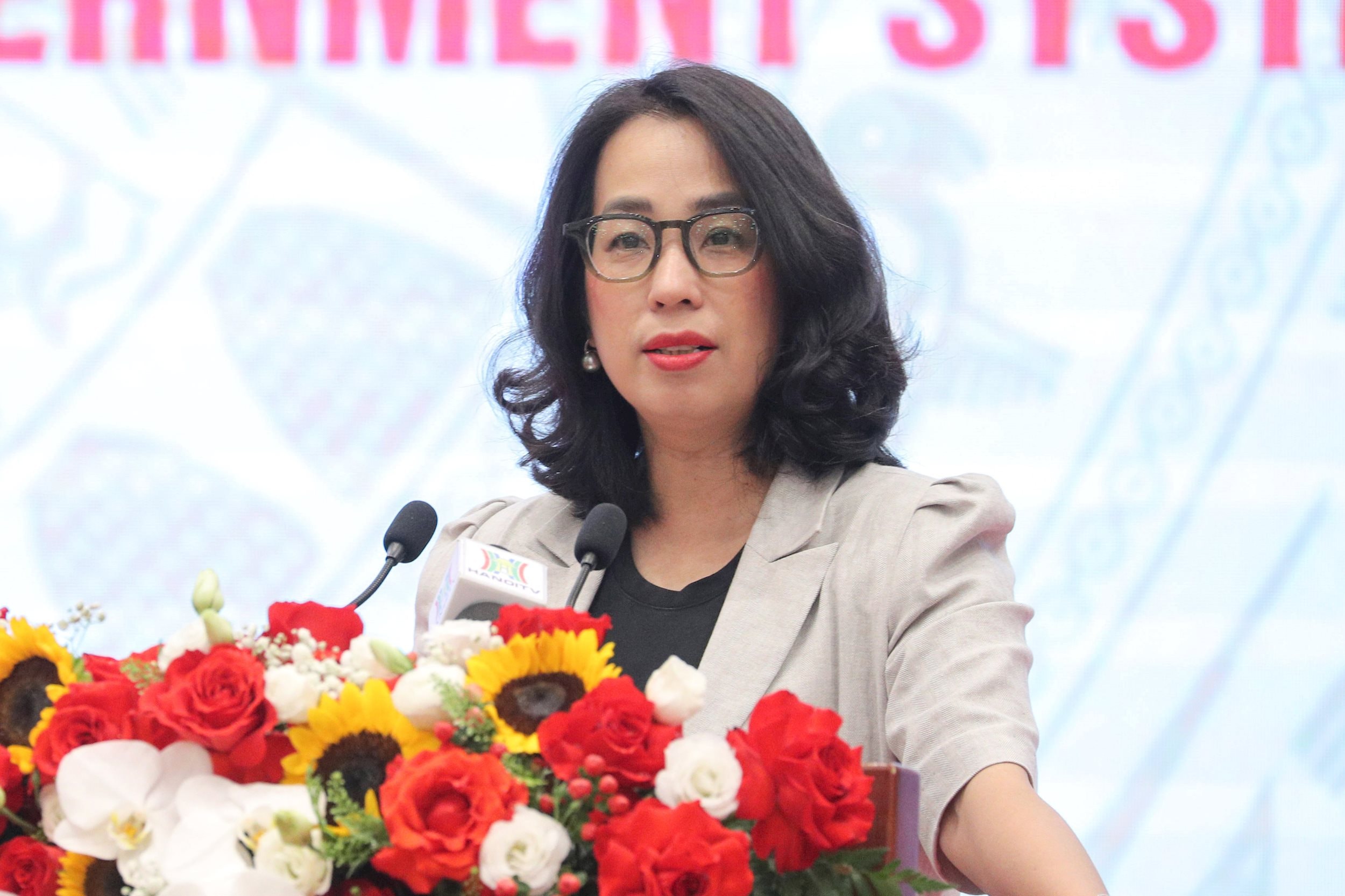 Người phát ngôn Bộ Ngoại giao Phạm Thu Hằng phát biểu buổi họp báo