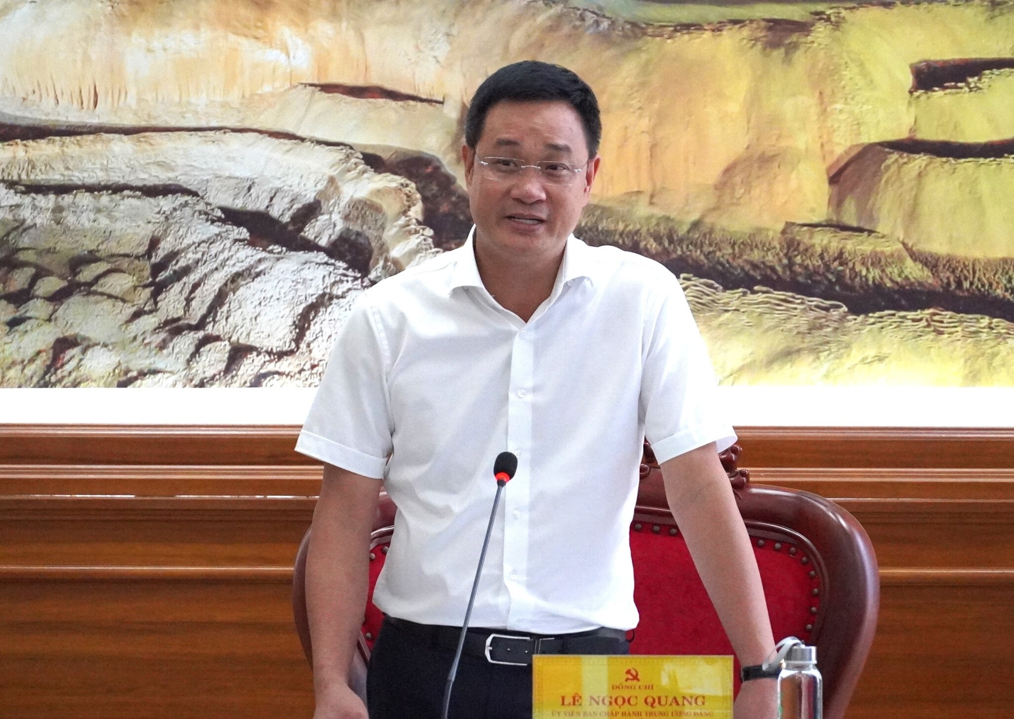 bi-thu-tinh-uy-quang-binh.jpg