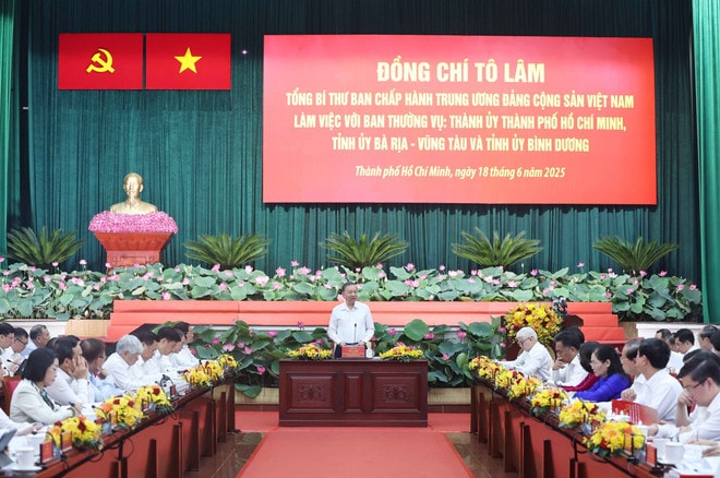 Party General Secretary To Lam chairs a working session with the standing boards of the Party Committees Ho Chi Minh City, Ba Ria–Vung Tau, and Binh Duong on June 18. (Photo: VNA) vna-potal-tong-bi-thu-to-lam-va-doan-cong-tac-trung-uong-lam-viec-voi-ban-thuong-vu-thanh-uy-thanh-pho-ho-chi-minh-tinh-ba-ria-vung-tau-va-binh-duon-8098100.jpg
