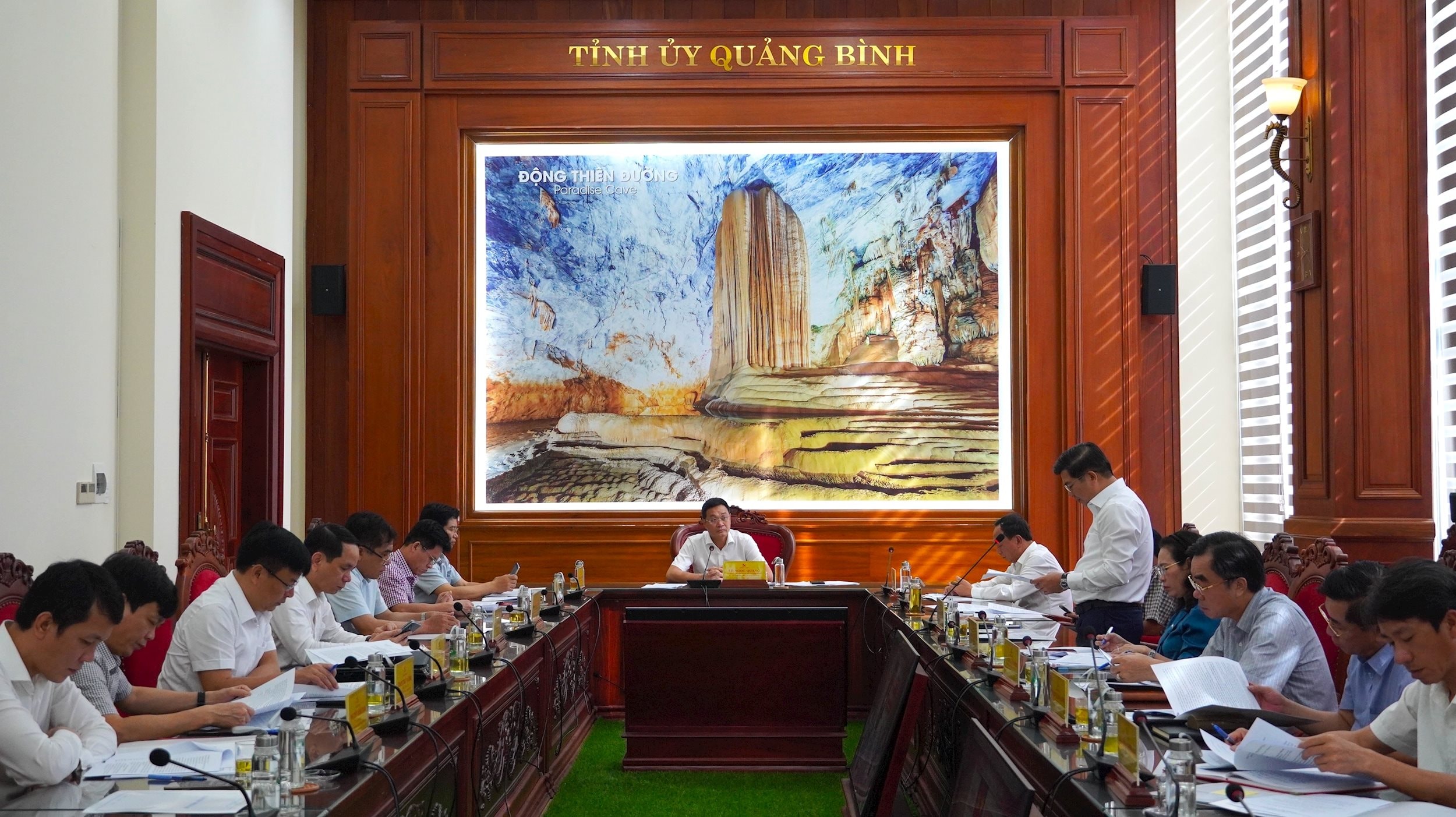 Quang cảnh phiên họp tại Tỉnh ủy Quảng Bình