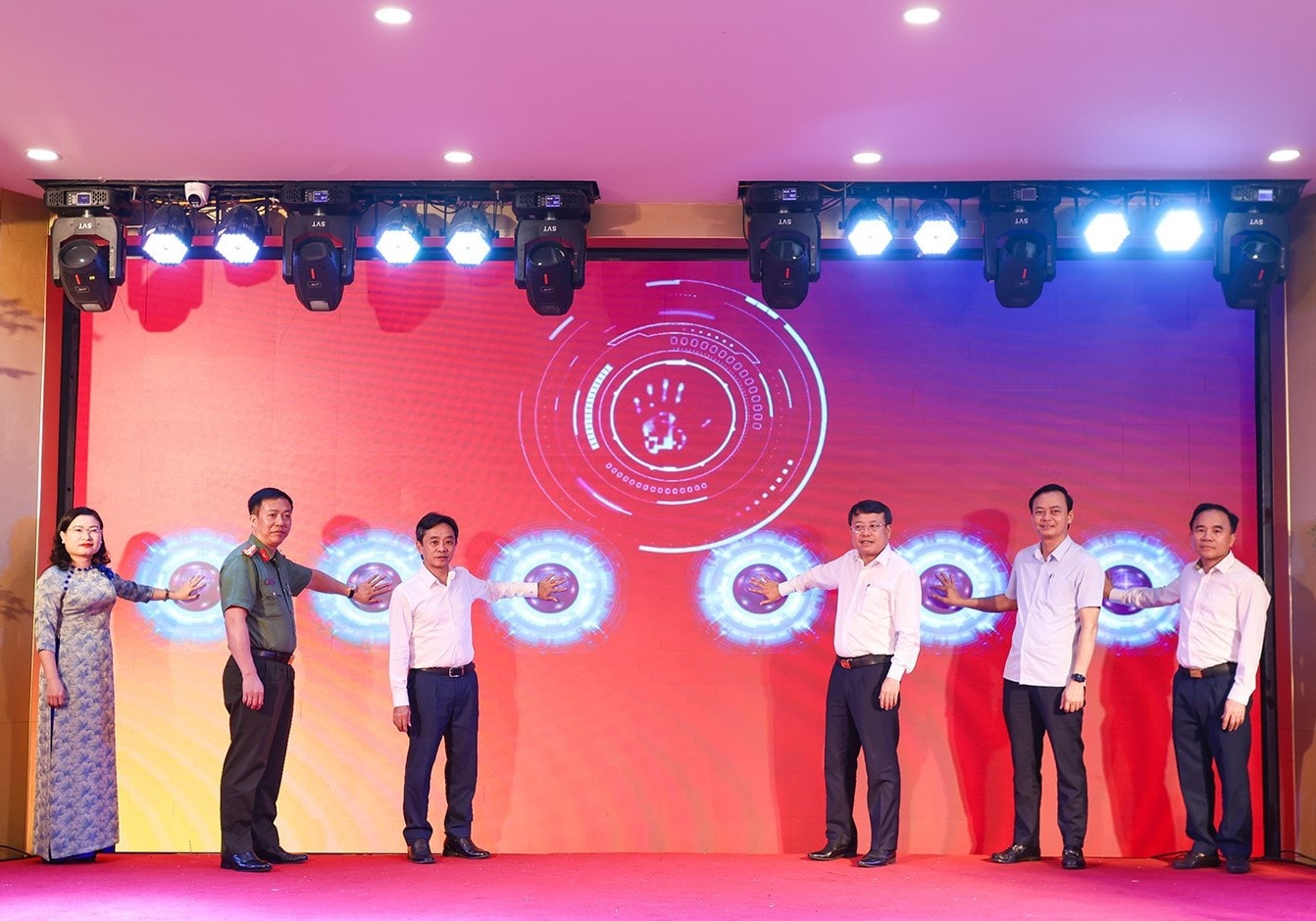 anh 18