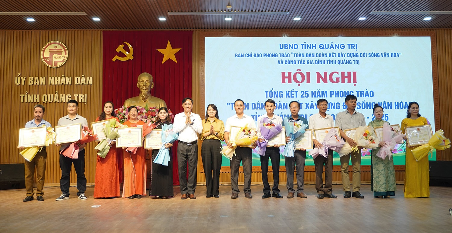 anh trao thuong 1