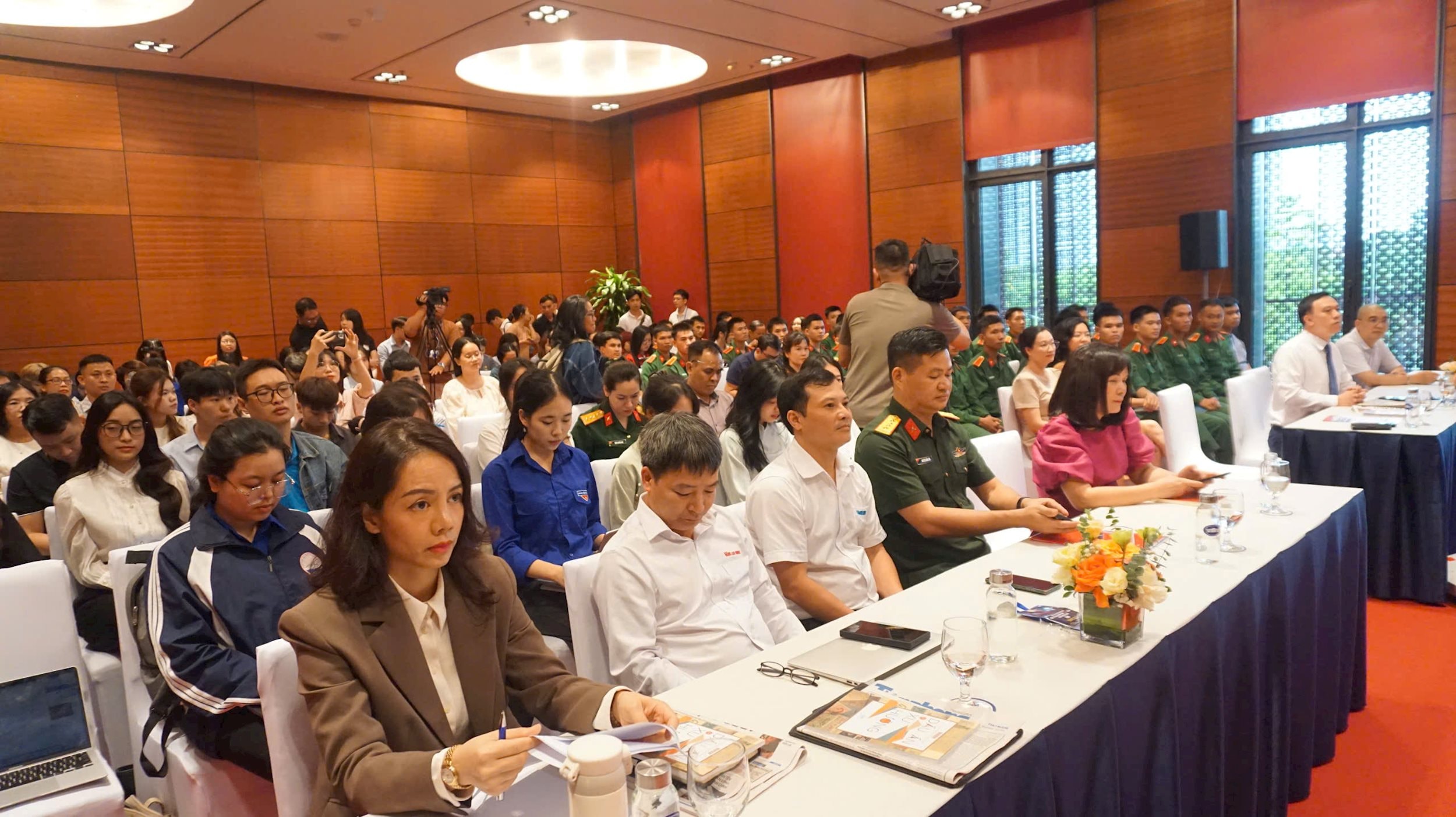 Đại biểu tham dự phiên thảo luận