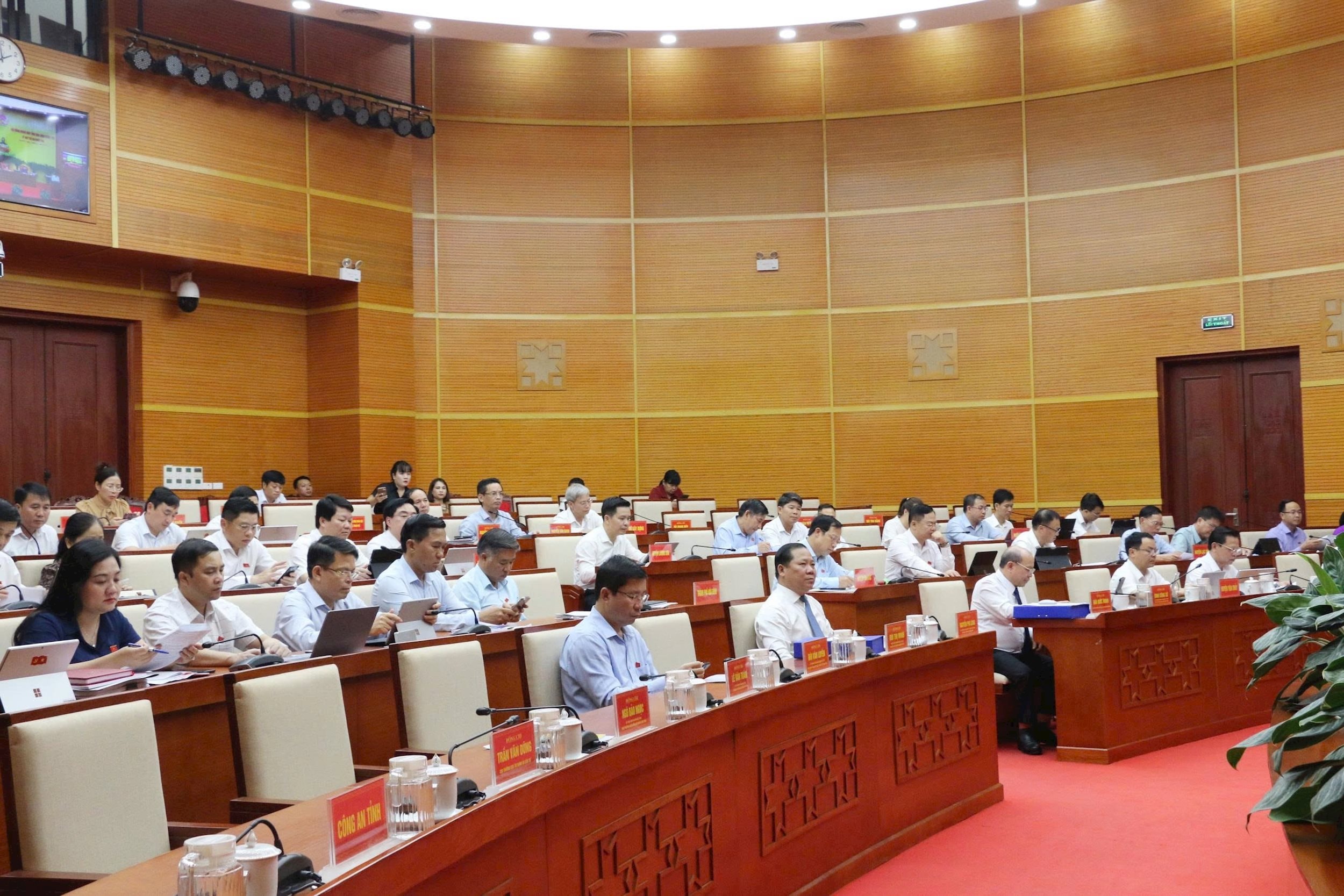 Các đại biểu dự kỳ họp. Ảnh: Trọng Hiếu