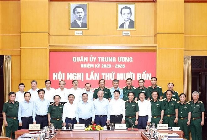 Party General Secretary To Lam, Secretary of the Central Military Commission, and high-ranking officials in a photo at the conference (Photo: VNA) to-lam-2.jpg