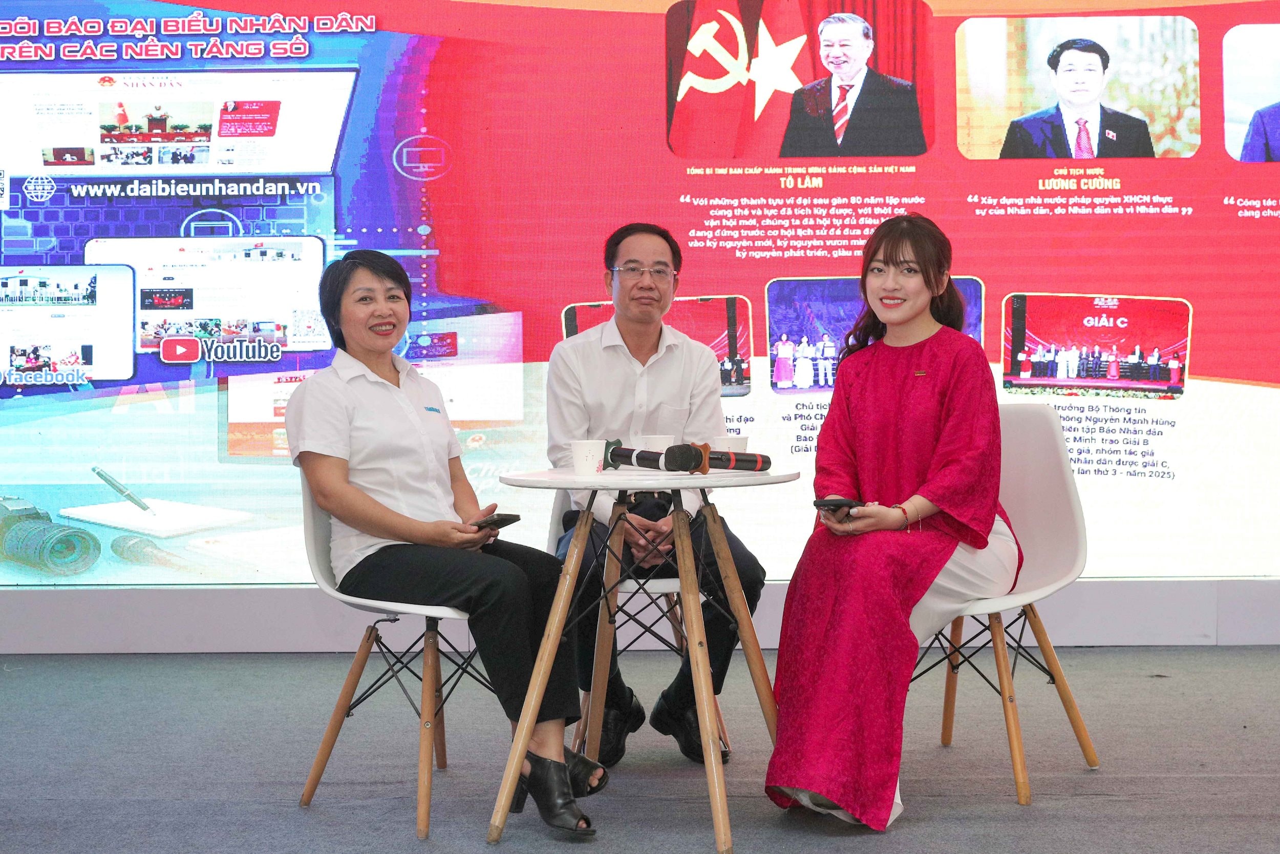Talkshow tại gian báo Đại biểu nhân dân