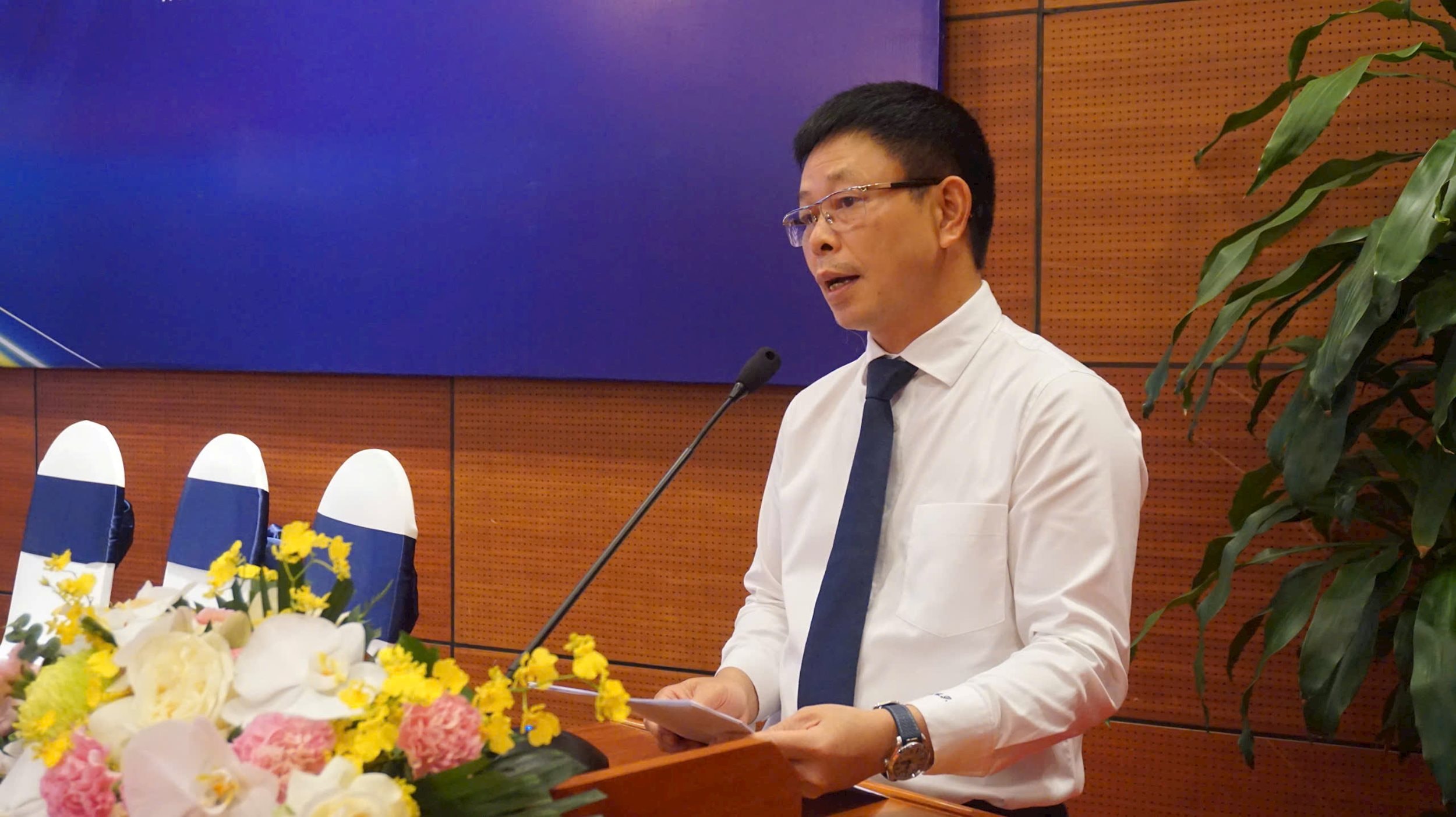 Tổng biên tập Báo Tiền phong Phùng Công Sưởng khai mạc phiên thảo luận Chinh phục độc giả Gen Z Giải mã công thức thành công