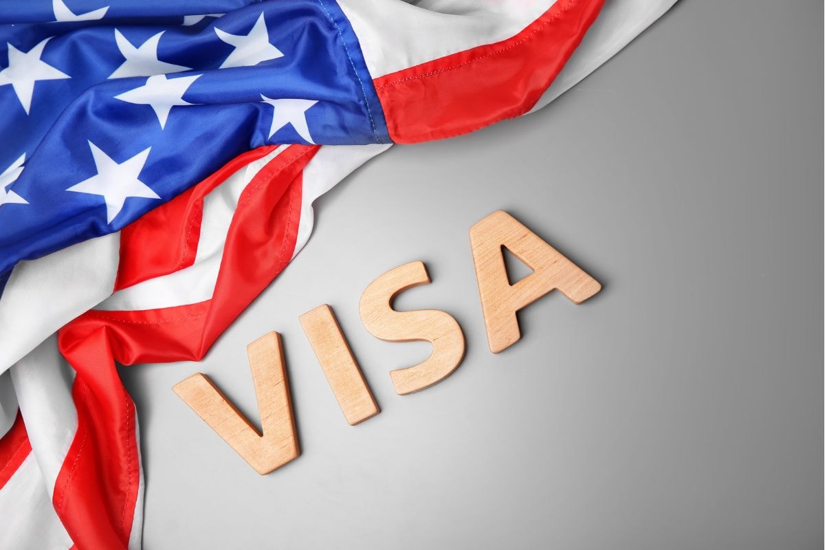 us-visa-image-with-flag-.jpg