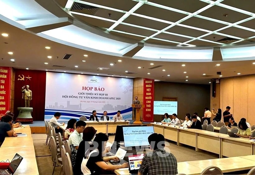 The press briefing held by ABAC Vietnam and the Hai Phong People's Committee in Hanoi on June 19 (Photo: VNA)