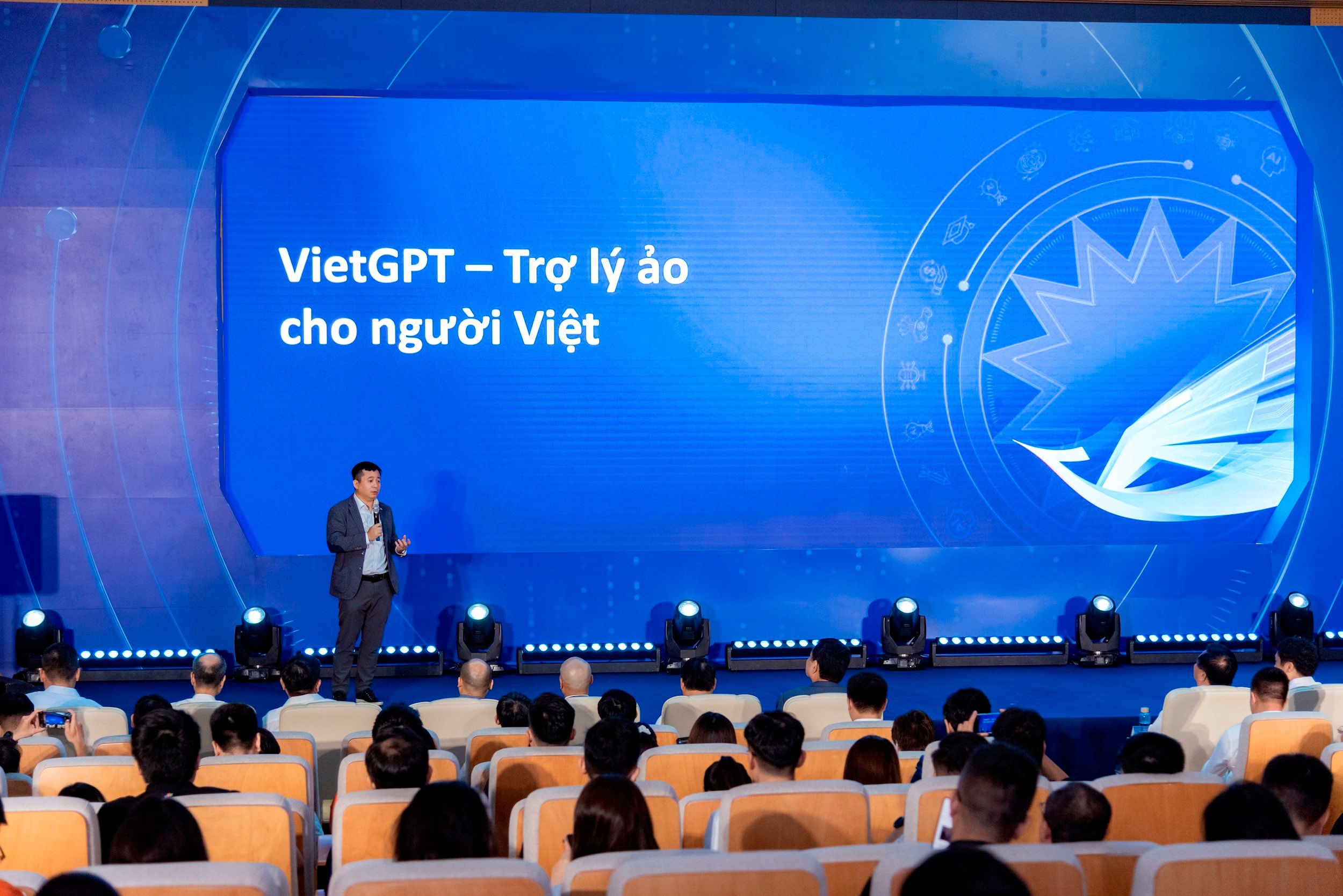Ông Lê Hồng Việt, Tổng Giám đốc FPT Smart Cloud (1)