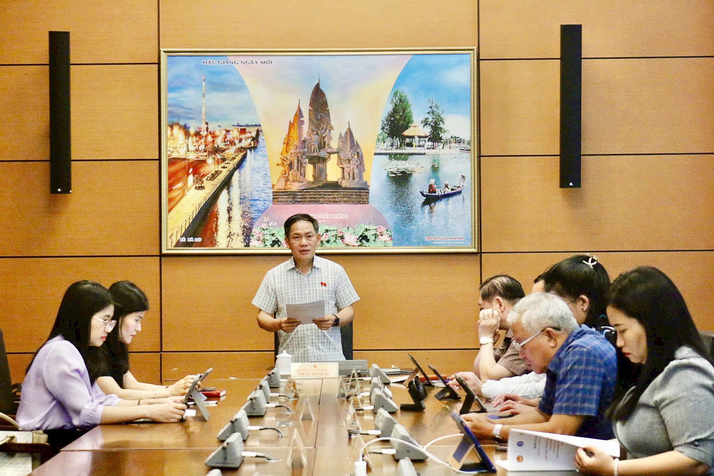 Toàn cảnh phiên thảo luận tổ