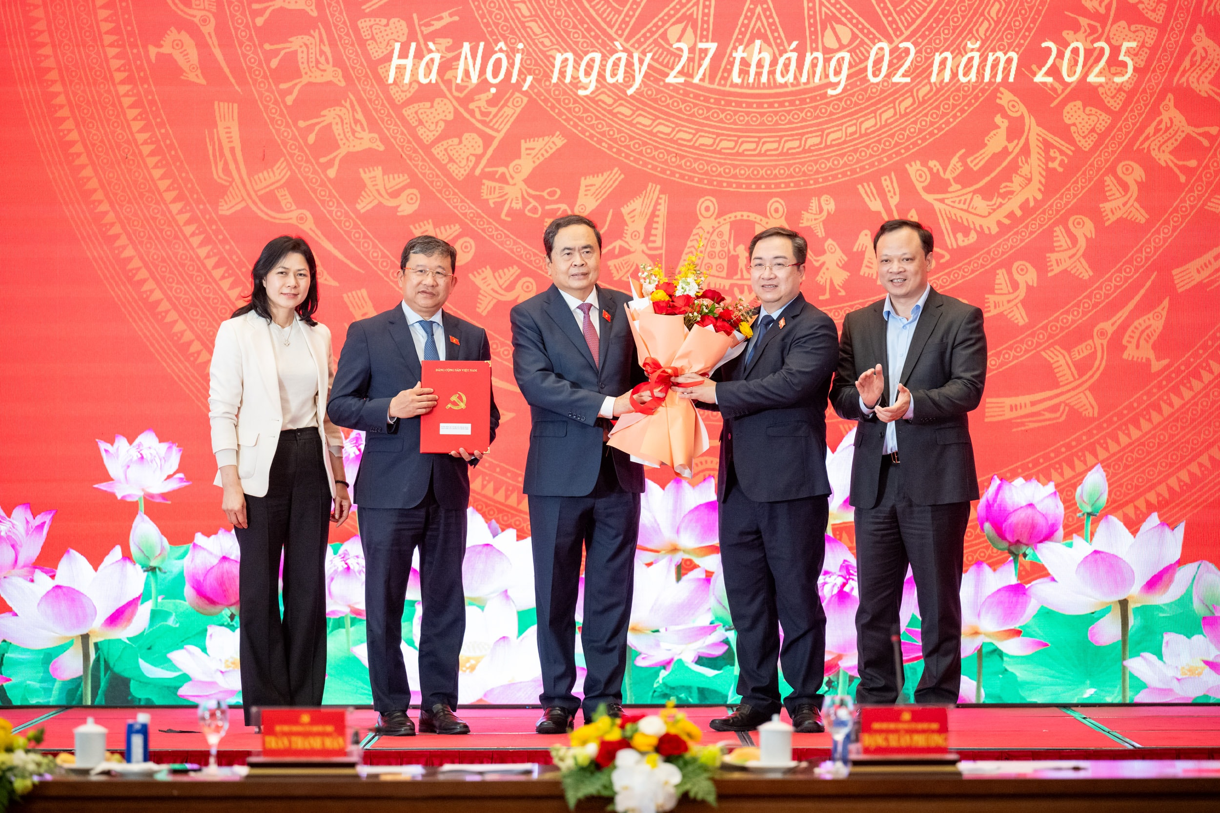 trao quyet dinh
