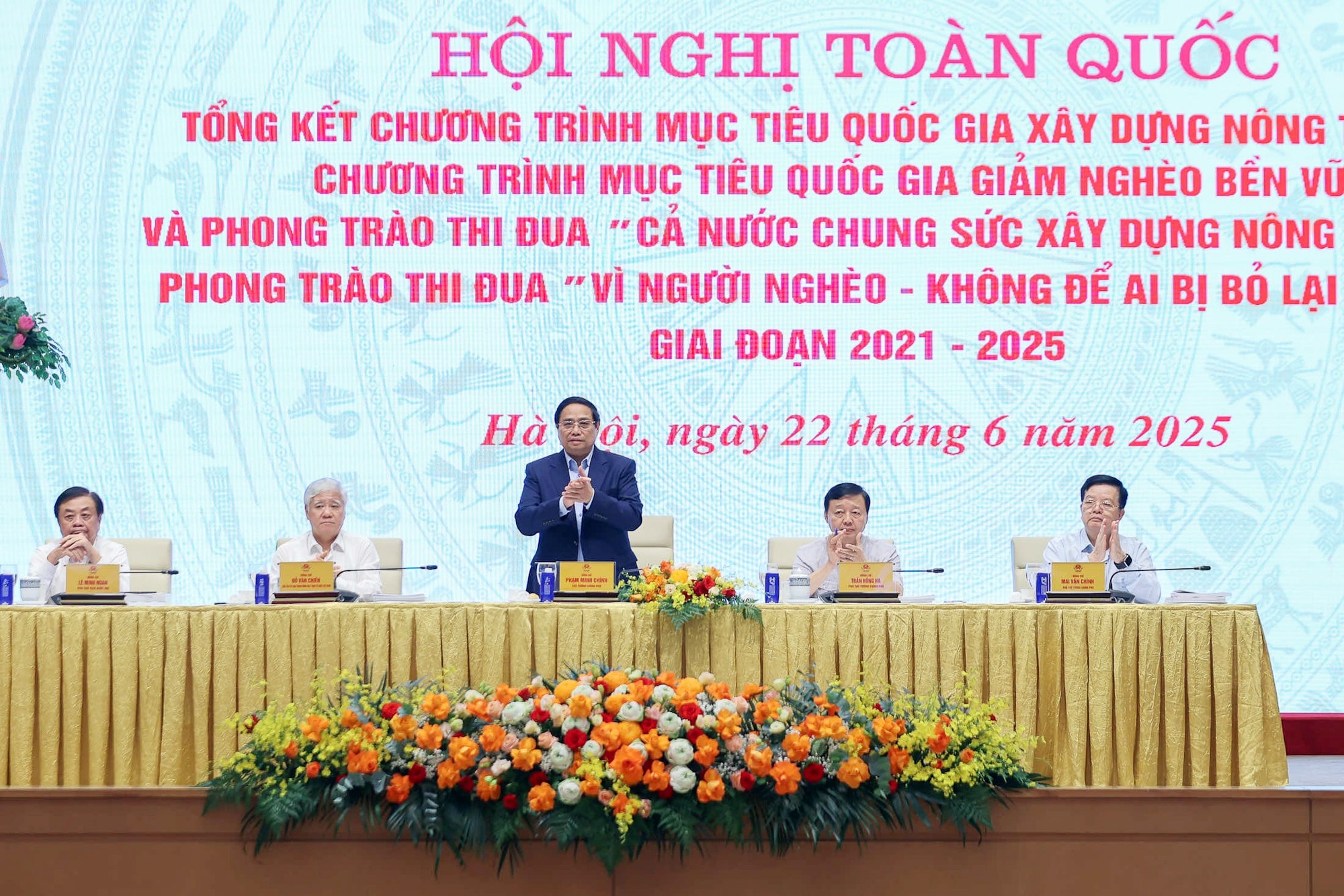 hoi-nghi.jpg