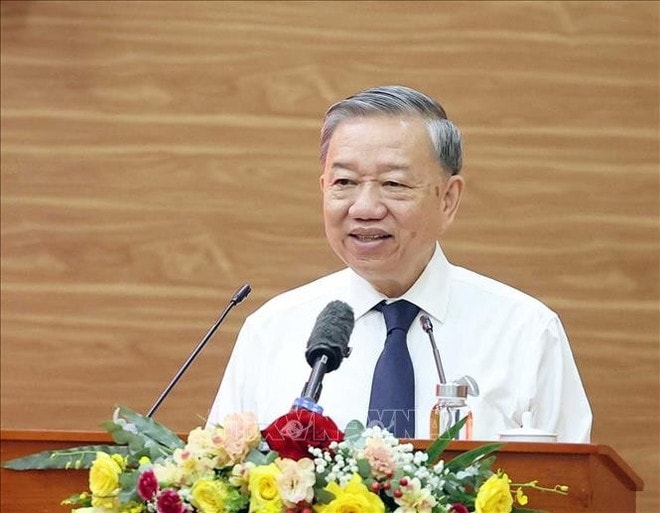 Party General Secretary To Lam addresses the working session. (Photo: VNA) am-viec-voi-dang-uy-mat-tran-to-quoc-cac-doan-the-trung-uong-stand.jpg