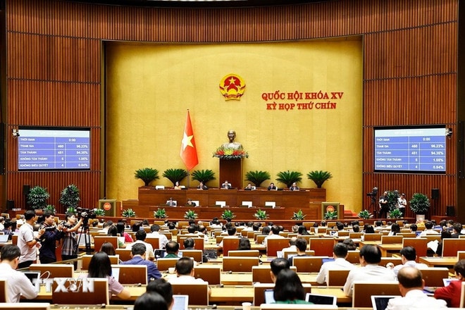 Legislators vote to pass the Law on Teachers. (Photo: VNA) na.jpg