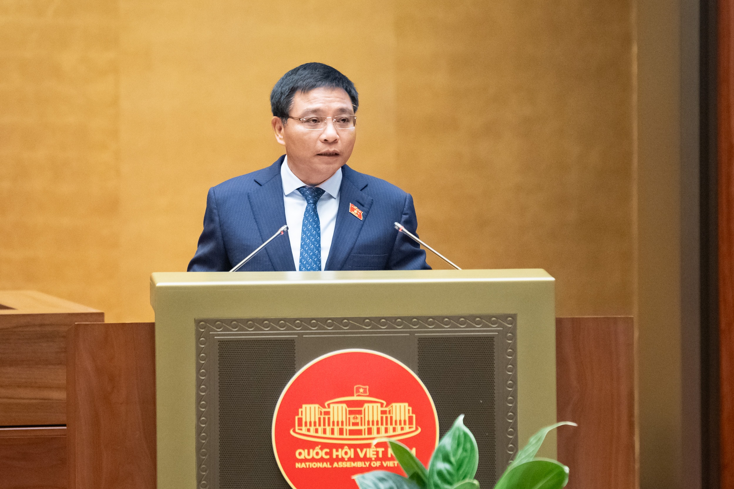 Bộ trưởng Bộ Tài chính Nguyễn Văn Thắng trình bày Báo cáo tiếp thu, giải trình ý kiến chỉnh lý dự án Luật. Ảnh: Phạm Thắng