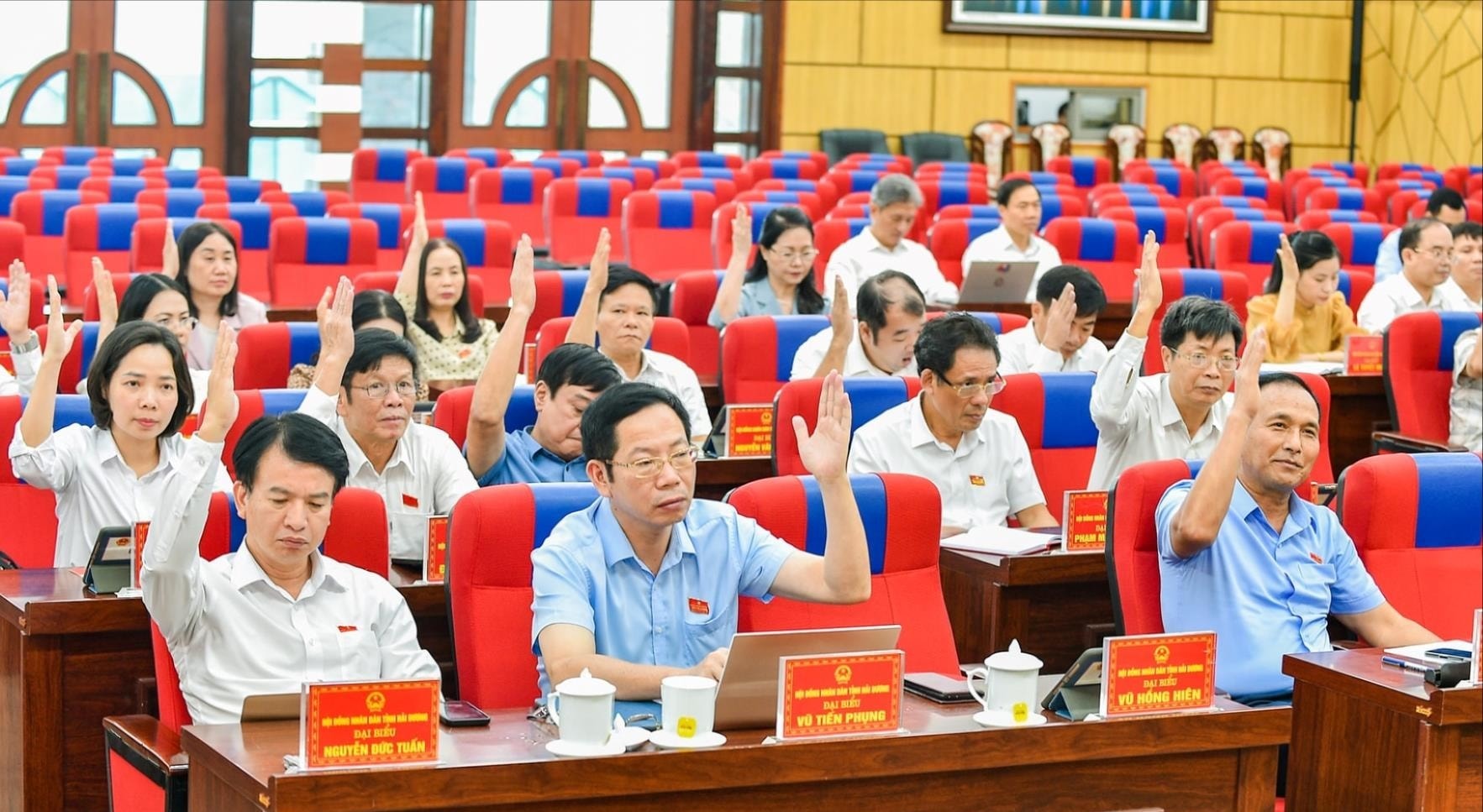 bieu-quyet-1-.jpg