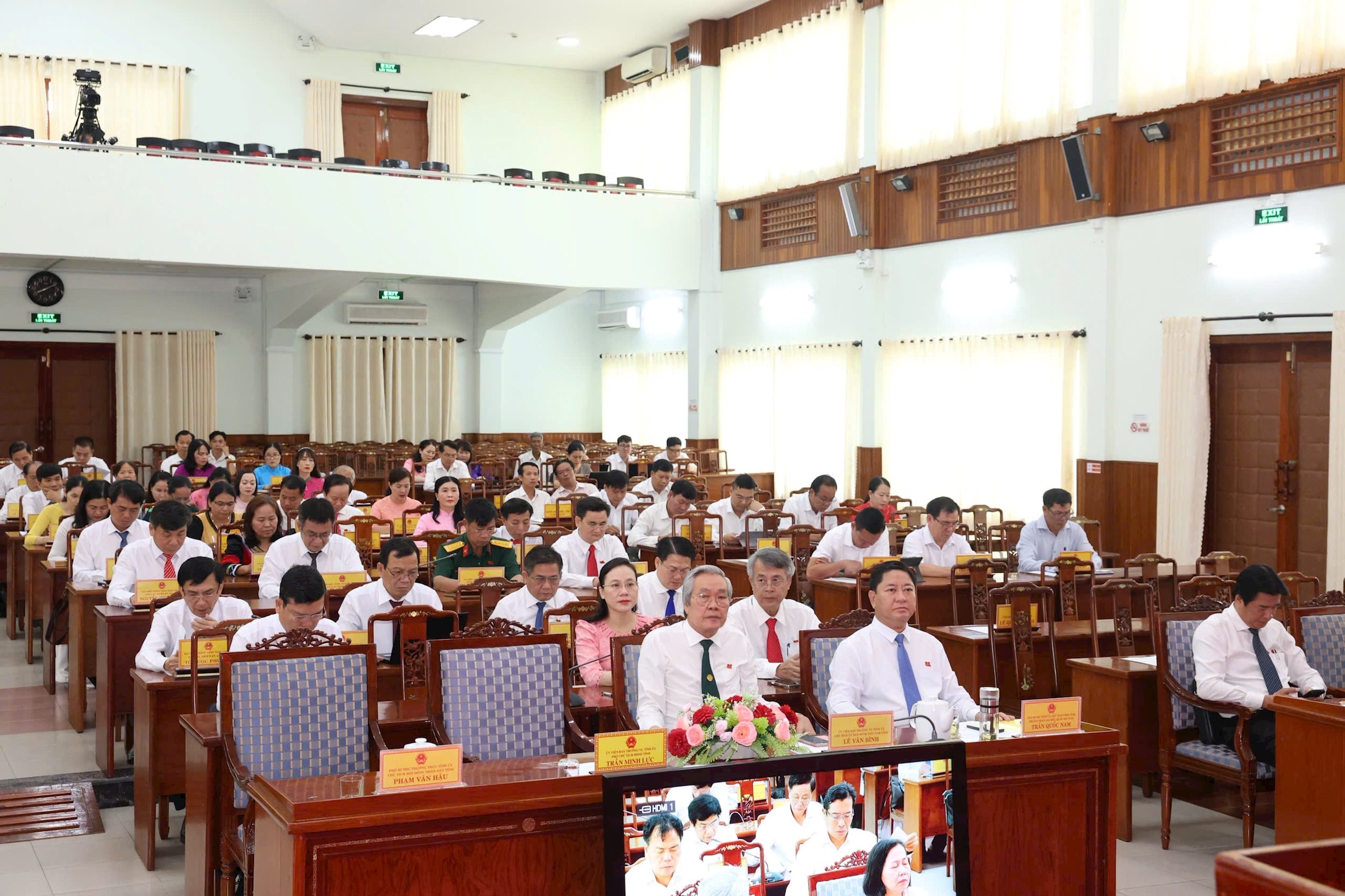 Các đại biểu tham dự kỳ họp