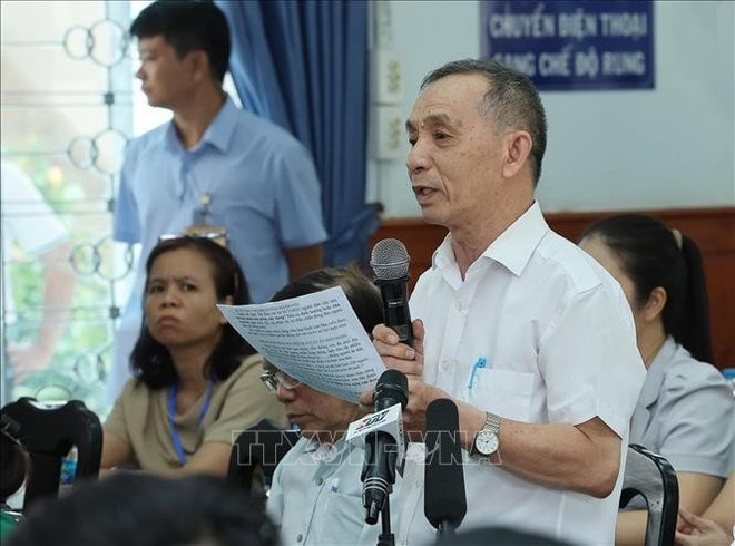 Voter Le Van Khuyen from Thoi Tam Thon commune, Hoc Mon district, voices his opinion. (Photo: VNA) uuid3d1b09f3f5-5a27-4d5f-9eba-7cdda3dba34026code3d00126library3d126type3d126mode3d126loc3dtrue26cap3dtrue.jpg