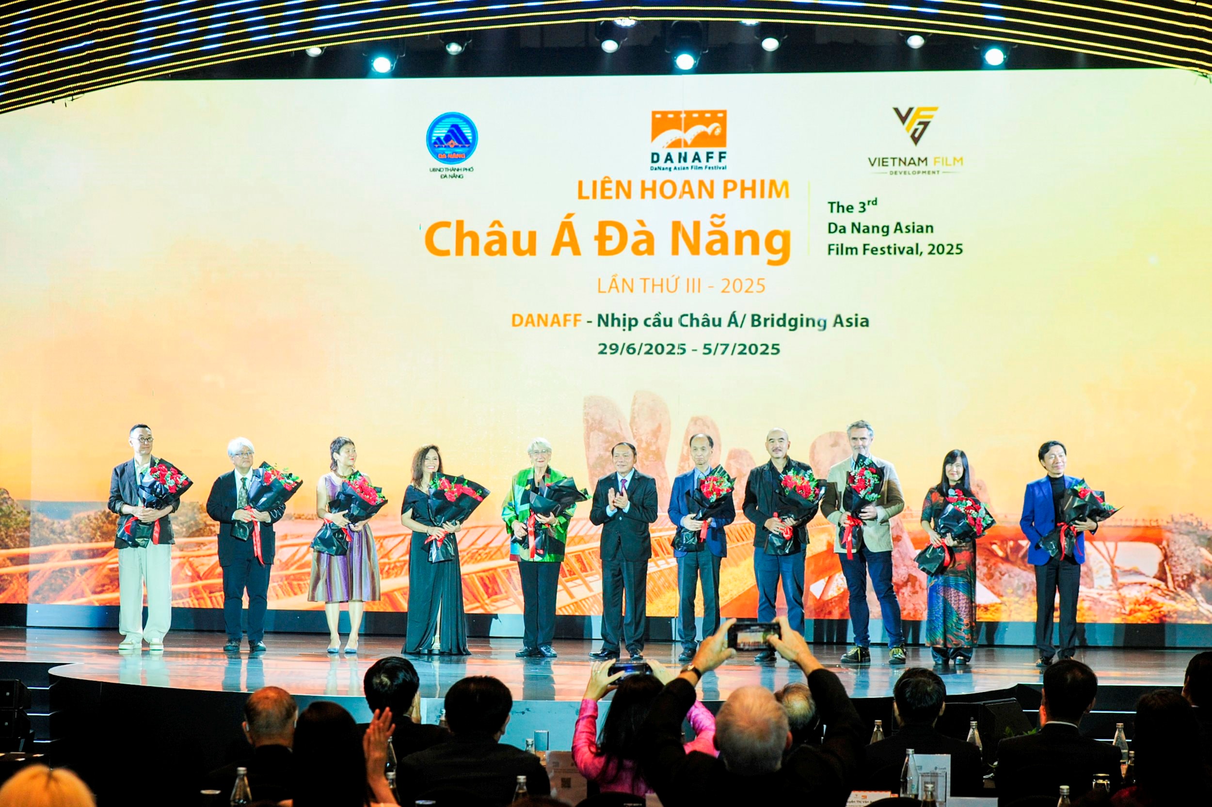Bộ VH tặng