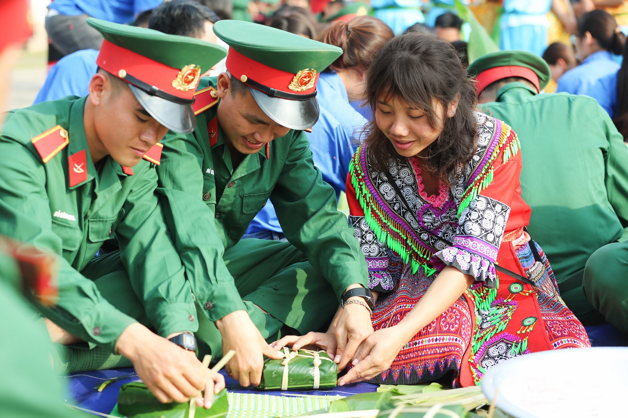 doan ket và dan chu-sua
