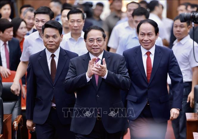 Thủ tướng Phạm Minh Chính đến dự Lễ công bố các nghị quyết, quyết định về sáp nhập đơn vị hành chính tại thành phố Hải Phòng. Ảnh: Dương Giang/TTXVN
