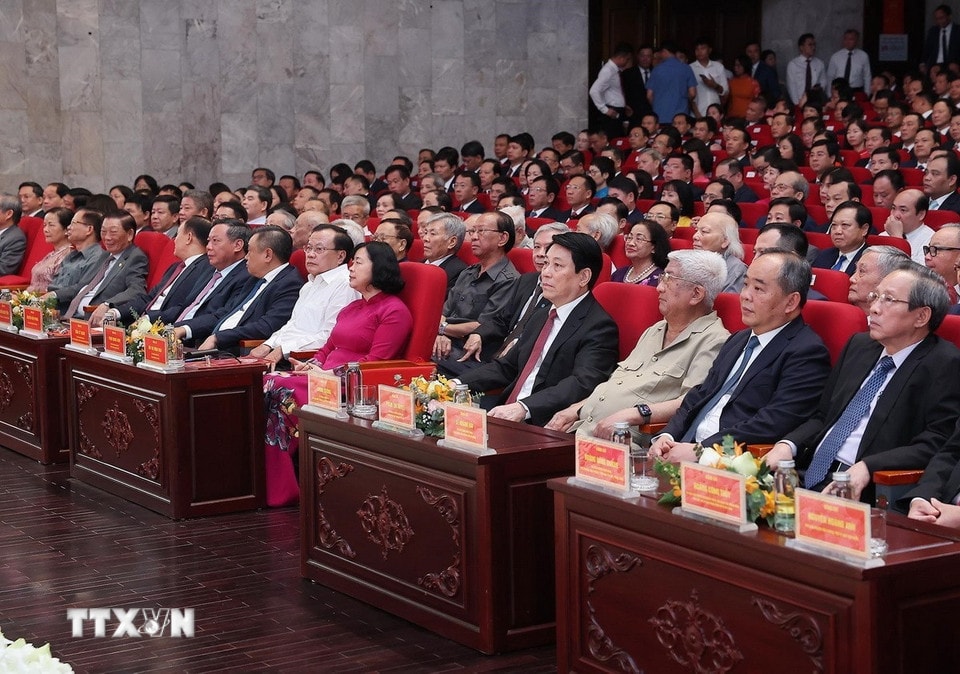 Chủ tịch nước Lương Cường với các đại biểu dự Hội nghị. (Ảnh: Lâm Khánh/TTXVN)