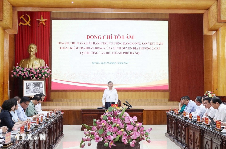 Tổng Bí thư Tô Lâm phát biểu chỉ đạo tại buổi đến thăm, kiểm tra hoạt động của chính quyền địa phương hai cấp tại phường Tây Hồ, thành phố Hà Nội. (Ảnh: Thống Nhất/TTXVN)