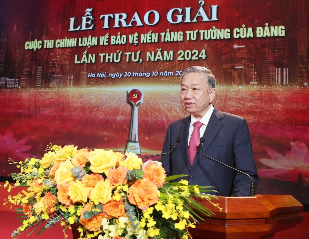 Tổng Bí thư Tô Lâm phát biểu tại lễ trao giải Cuộc thi chính luận về bảo vệ nền tảng tư tưởng của Đảng lần thứ tư, năm 2024. Ảnh: Lâm Khánh - TTXVN