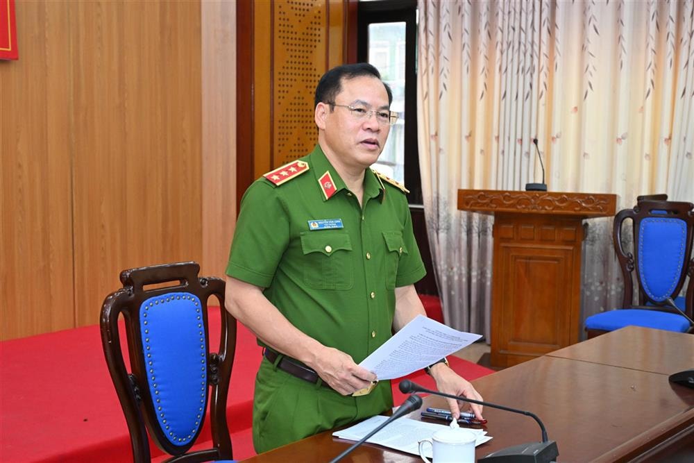 Thứ trưởng Nguyễn Văn Long phát biểu chỉ đạo..