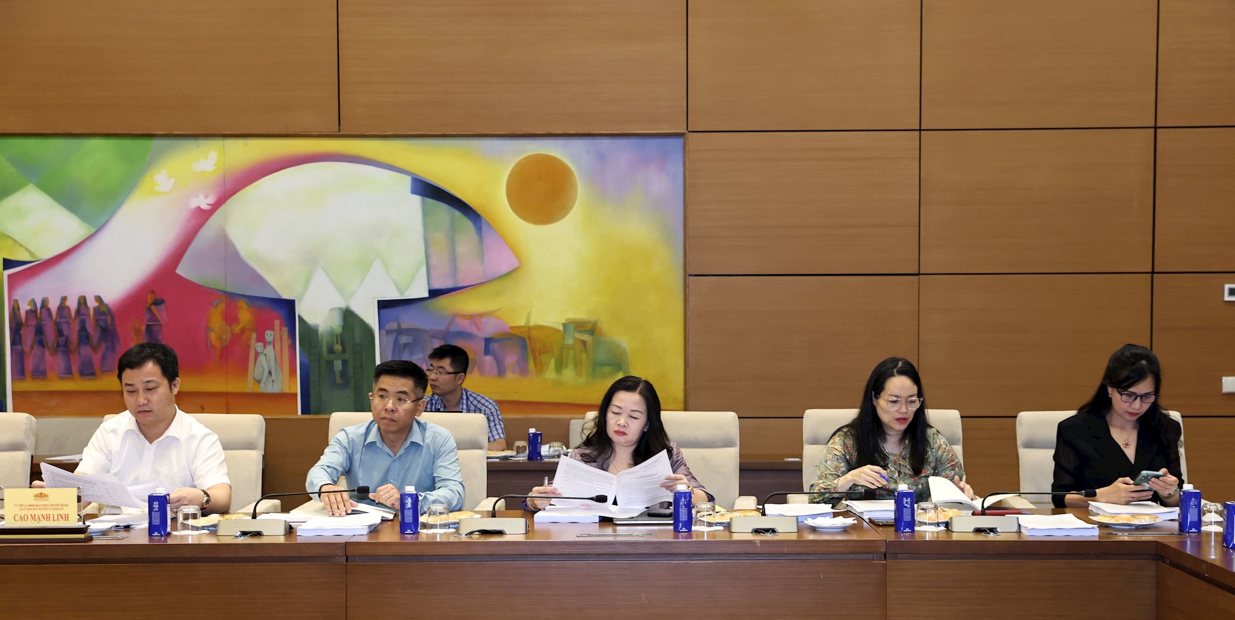 Các đại biểu tham dự Phiên họp
