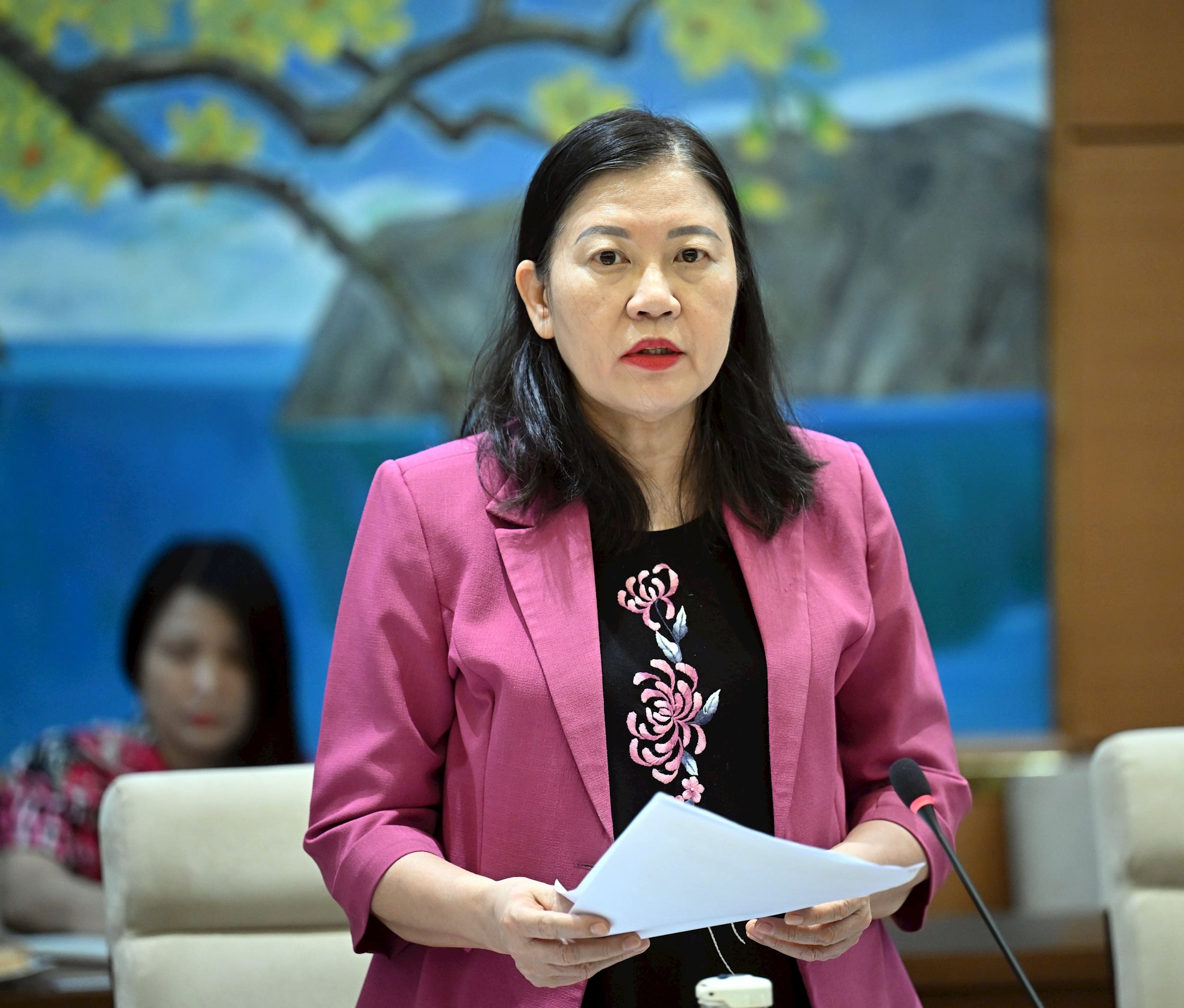 Phó Chủ nhiệm Thường trực Ủy ban Dân nguyện và Giám sát Lê Thị Nga - Phó Trưởng Ban Tổ chức Diễn đàn phát biểu