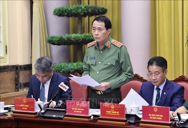 Sen. Lt. Gen. Le Quoc Hung, Deputy Minister of Public Security, addresses the event. (Photo: VNA) Sen. Lt. Gen. Le Quoc Hung, Deputy Minister of Public Security, addresses the event. (Photo: VNA)