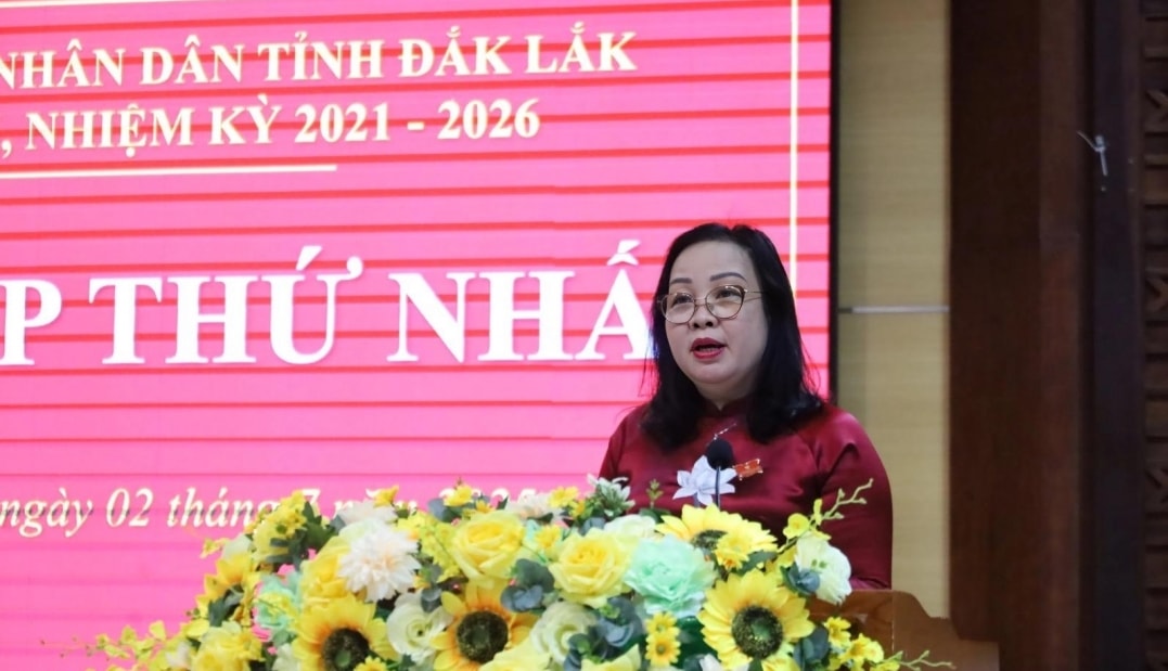 Phó Bí thư Thường trực Tỉnh ủy, Chủ tịch HĐND tỉnh Cao Thị Hòa An phát biểu bế mạc kỳ họp. Ảnh- Vạn Tiếp
