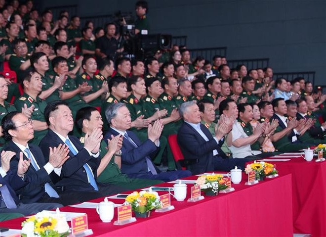 Party General Secretary To Lam (front row, 4th from left), who also is also Secretary of the Central Military Commission, attends the event. (Photo: VNA) 2to-lam-central-military-commission-vna.jpg