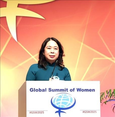 State Vice President Vo Thi Anh Xuan speaks at the 2025 Global Summit of Women in Berlin, Germany. (Photo: VNA)