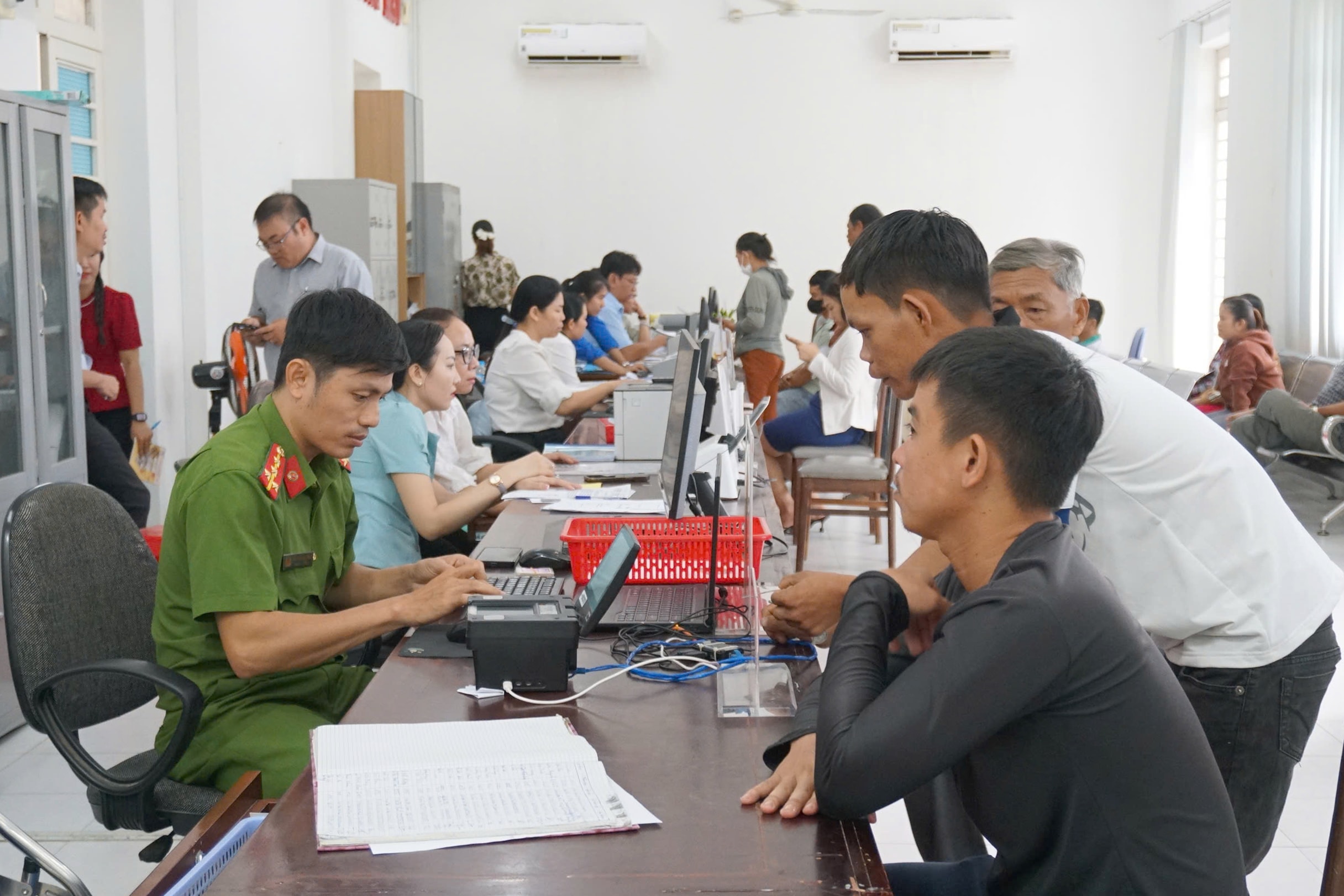 Người dân