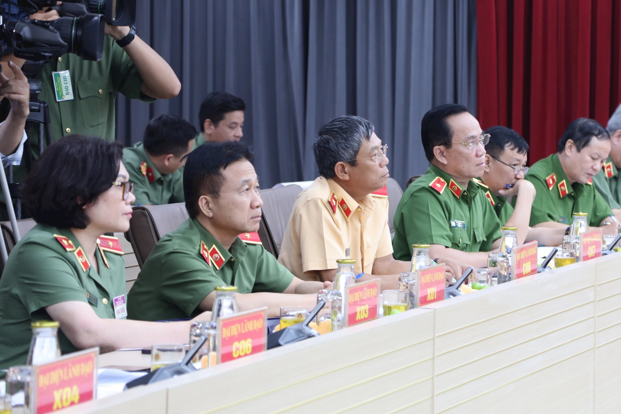 Đại diện lãnh đạo các Cụ