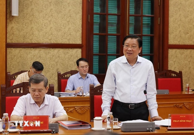 Ủy viên Bộ Chính trị, Bí thư Trung ương Đảng, Trưởng Ban Nội chính Trung ương Phan Đình Trạc, Phó Trưởng ban Thường trực Ban Chỉ đạo phát biểu. (Ảnh: Lâm Khánh/TTXVN) ttxvn-bcd-cai-cach-tu-phap-trung-uong-3.jpg