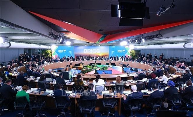 Delegates at the high-level discussion on “Strengthening Multilateralism, Economic–Financial Issues, and Artificial Intelligence” at the expanded BRICS summit 2025. (Photo: VNA) brics-07072025-03.jpg