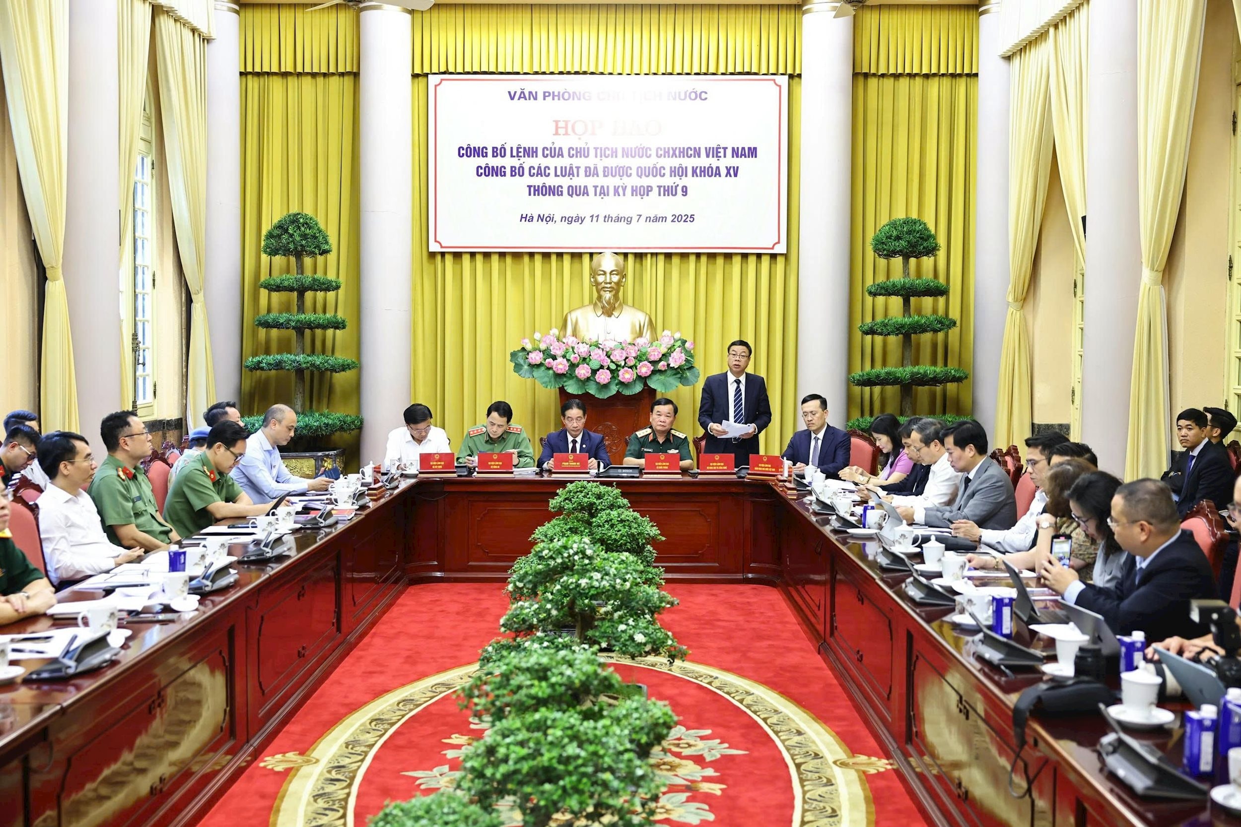 Thứ trưởng Bộ Khoa học và Công nghệ Lê Xuân Định