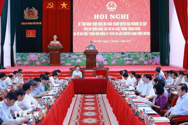 Hội nghị về thực hiện chính quyền địa phương hai cấp và triển khai dự án trọng điểm vùng Đồng bằng sông Cửu Long. (Ảnh: Dương Giang/TTXVN) ttxvn-thu-tuong-chu-tri-hoi-nghi-ve-thuc-hien-chinh-quyen-hai-cap-vung-dbscl-5.jpg