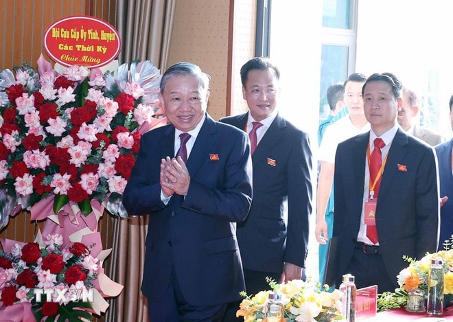 Tổng Bí thư Tô Lâm dự Đại hội đại biểu Đảng bộ xã Nghĩa Trụ lần thứ nhất. (Ảnh: Thống Nhất/TTXVN) ttxvn-vna-potal-tong-bi-thu-to-lam-du-dai-hoi-dai-bieu-lan-thu-i-nhiem-ky-2025-2030-cua-dang-bo-xa-nghia-tru-8147586.jpg