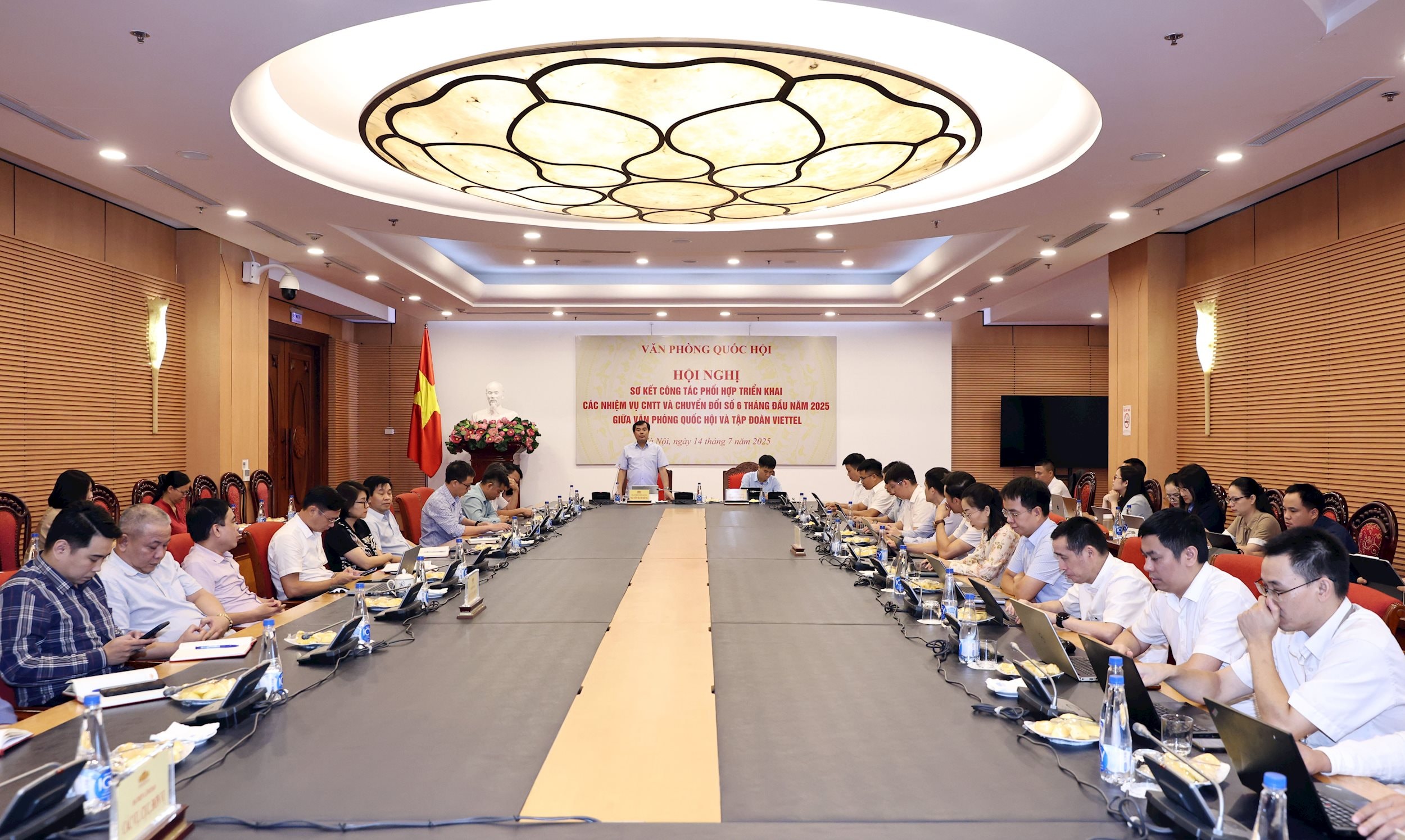 Các đại biểu tham dự Hội nghị (2)