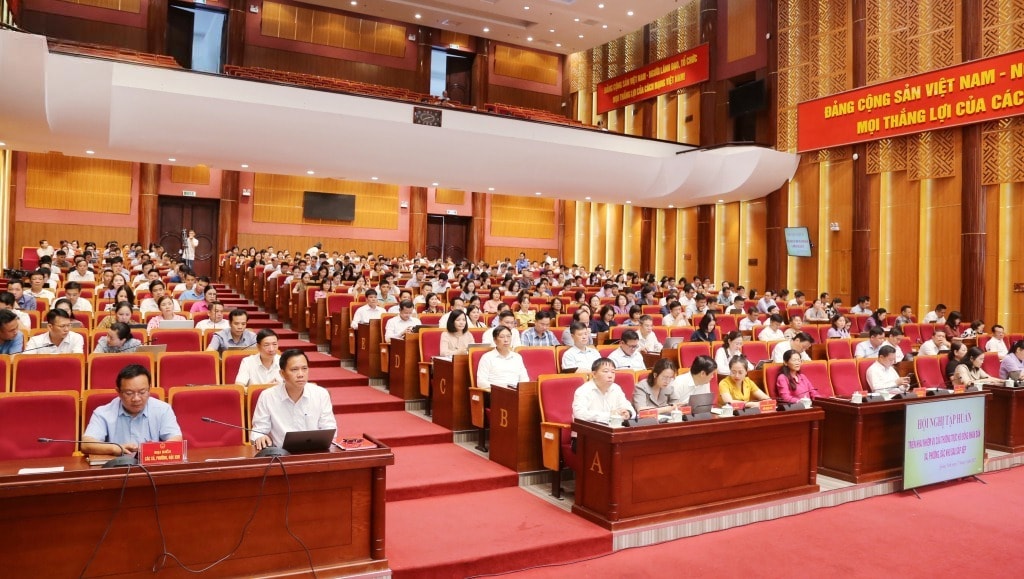 Thường trực HĐND tỉnh tổ chức hội nghị tập huấn nghiệp vụ triển khai nhiệm vụ của Thường trực HĐND xã, phường, đặc khu sau sắp xếp. Ảnh Nguyễn Thanh