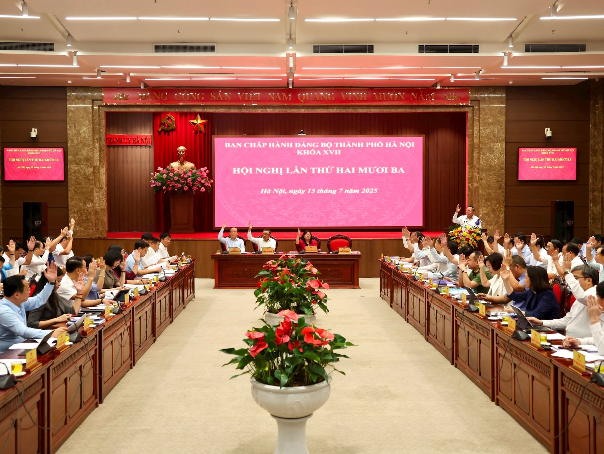 BCH Đảng bộ 2