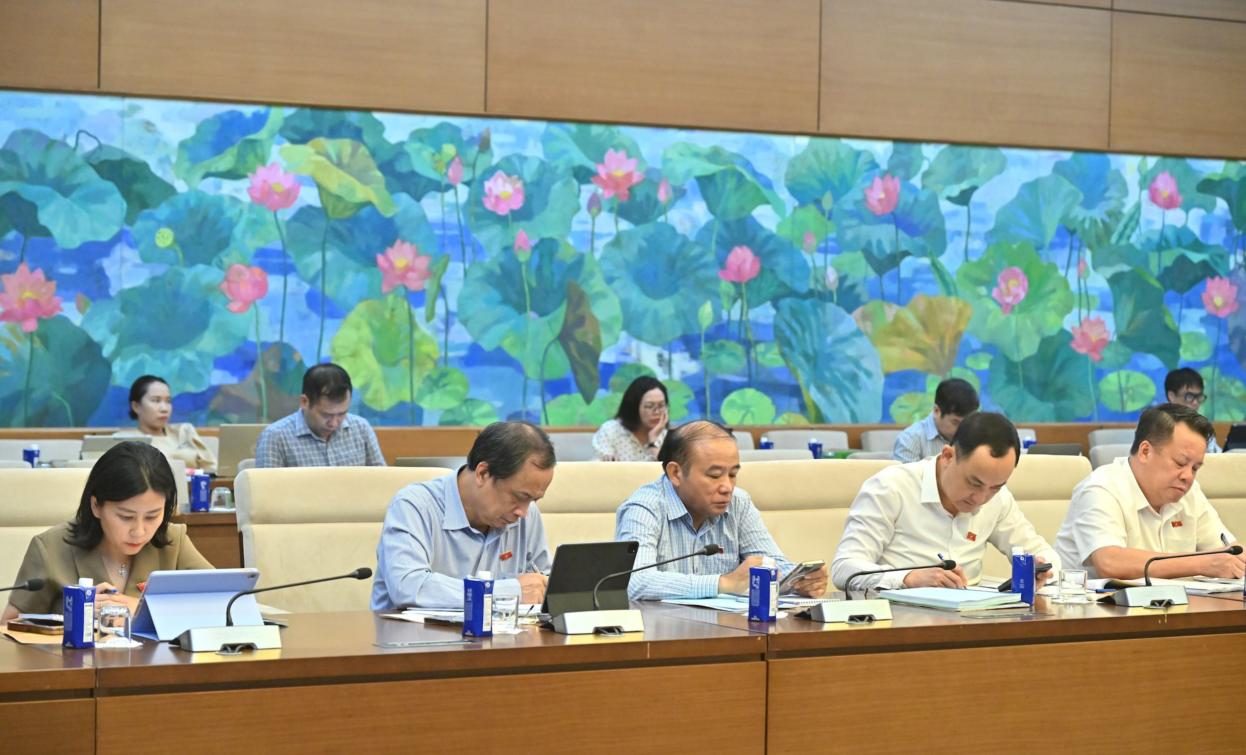 Các thành viên đoàn giám sátVQK_9826