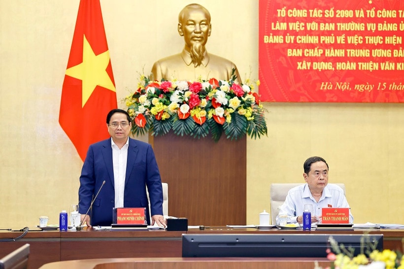 Prime Minister Pham Minh Chinh speaks at the working session on July 15 to review the implementation of Resolution No. 60-NQ/TW. (Photo: VNA)