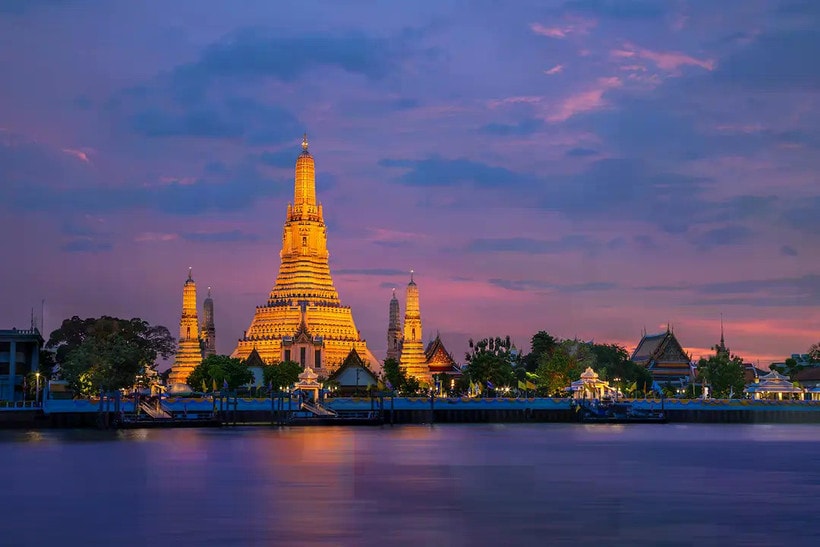 The central pagoda of Wat Arun Ratchawararam (Photo: thailand.prd.go.th)