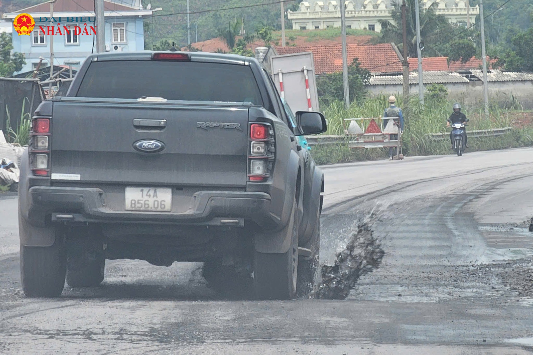 xe qua kho QL279 (10)